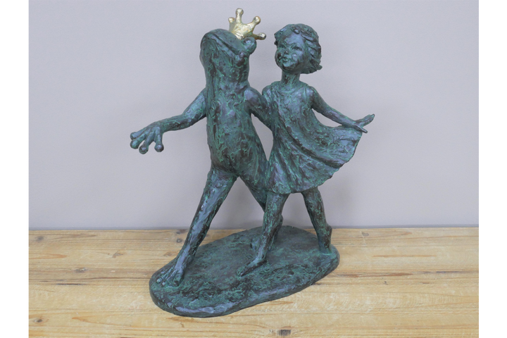Girl & Frog Garden Statue Ornament Vintage Style Figurine Sculpture made resin