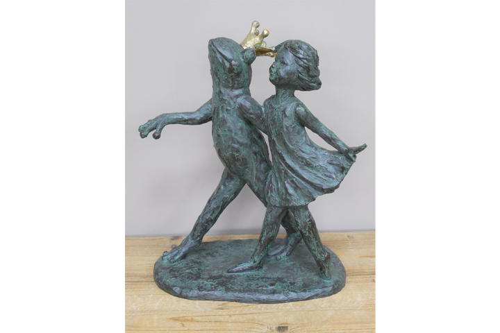 Girl & Frog Garden Statue Ornament Vintage Style Figurine Sculpture made resin