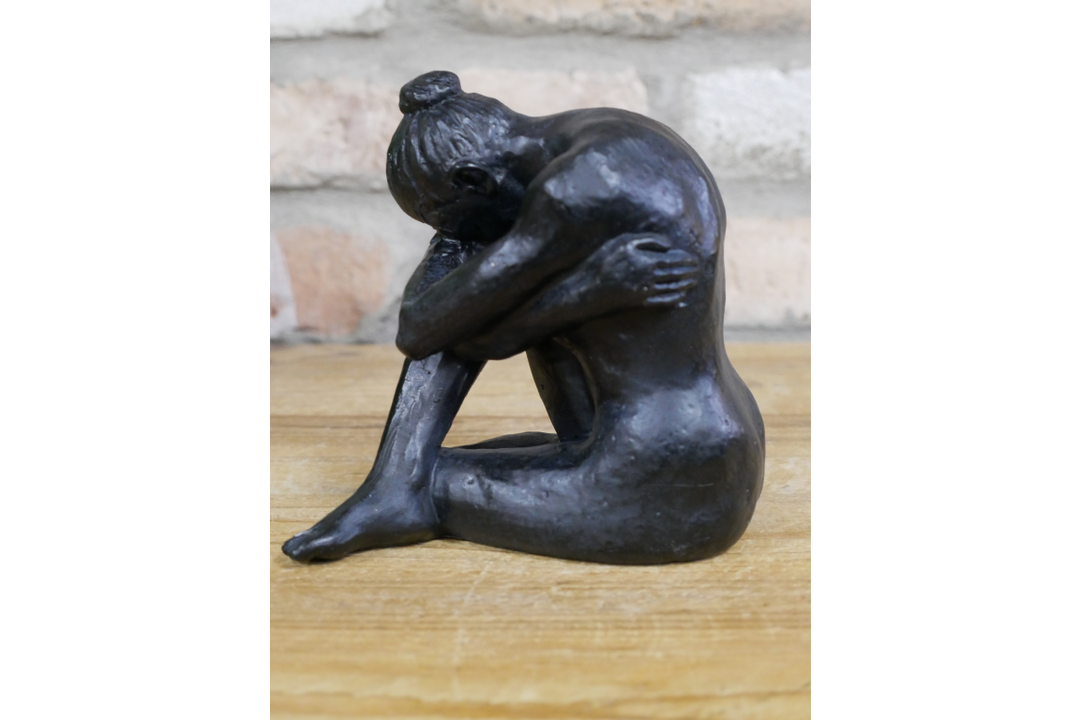 Sitting Man & Woman Black Resin Figurine Modern Home Decor Ornament