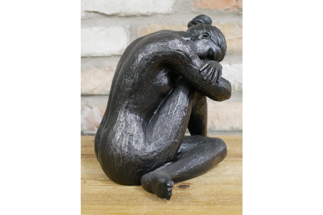 Sitting Woman & Kneeling Man statue Figurines black resin decorative Ornaments