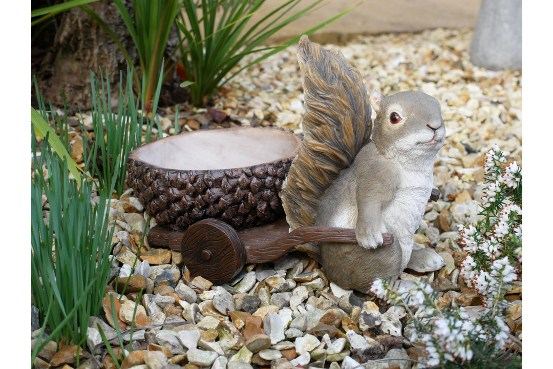Squirrel Pulling Acorn Trailer Bird Feeder – Decorative Resin Garden Ornament