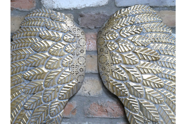Angel Wings Metal Wall Hanging Detailed Cut-Out Wall Art Home Décor