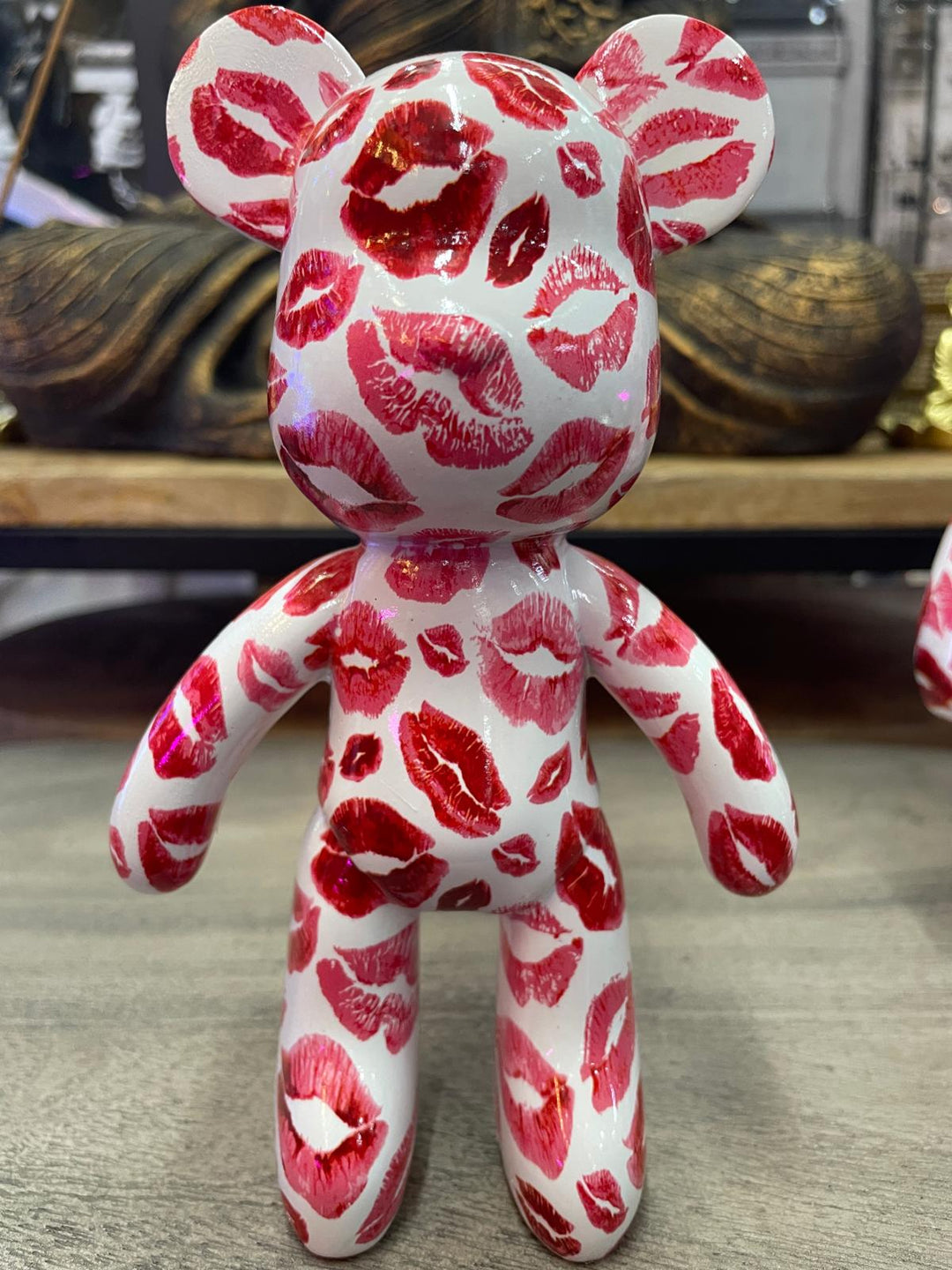 Kiss Bear resin modern free standing decorative ornament