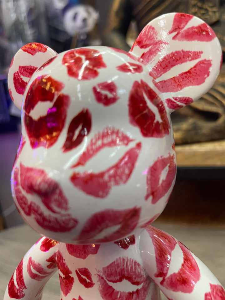 Kiss Bear resin modern free standing decorative ornament