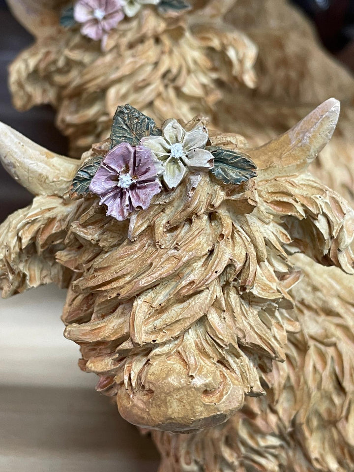 Brown Highland Cows with flower in mouth & head Ornaments