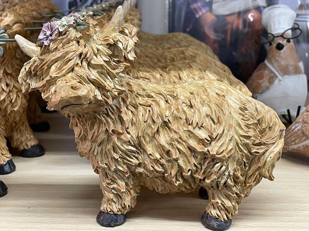Brown Highland Cows with flower in mouth & head Ornaments