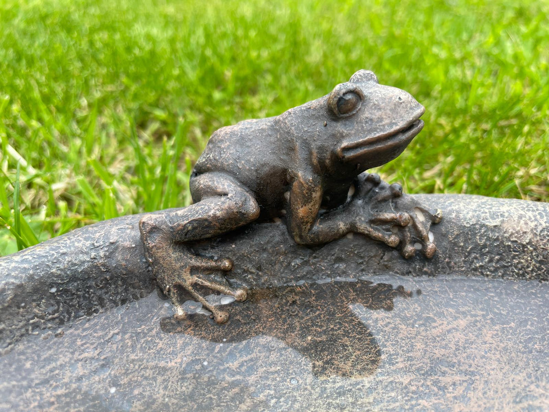 Two frogs bird feeder garden decor ornament