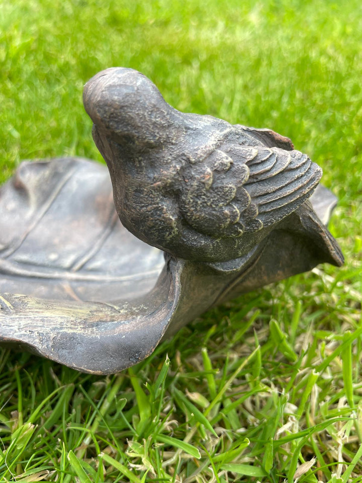 Bird on a leaf feeder garden decor ornament