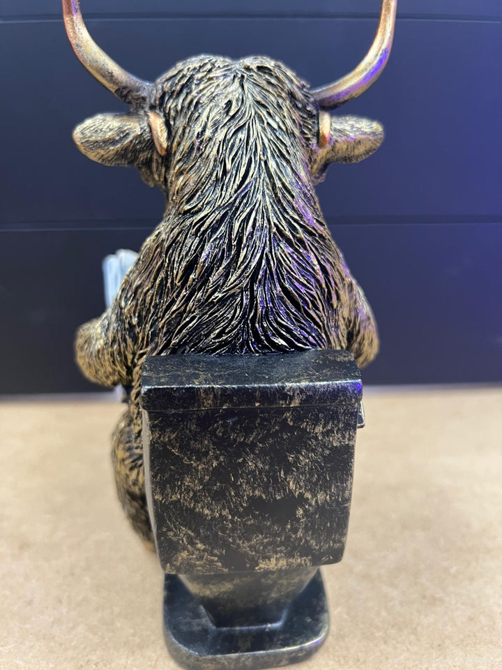Highland Cow on Toilet Resin Ornament – Funny Bathroom Decoration Quirky Farm Animal Figurine
