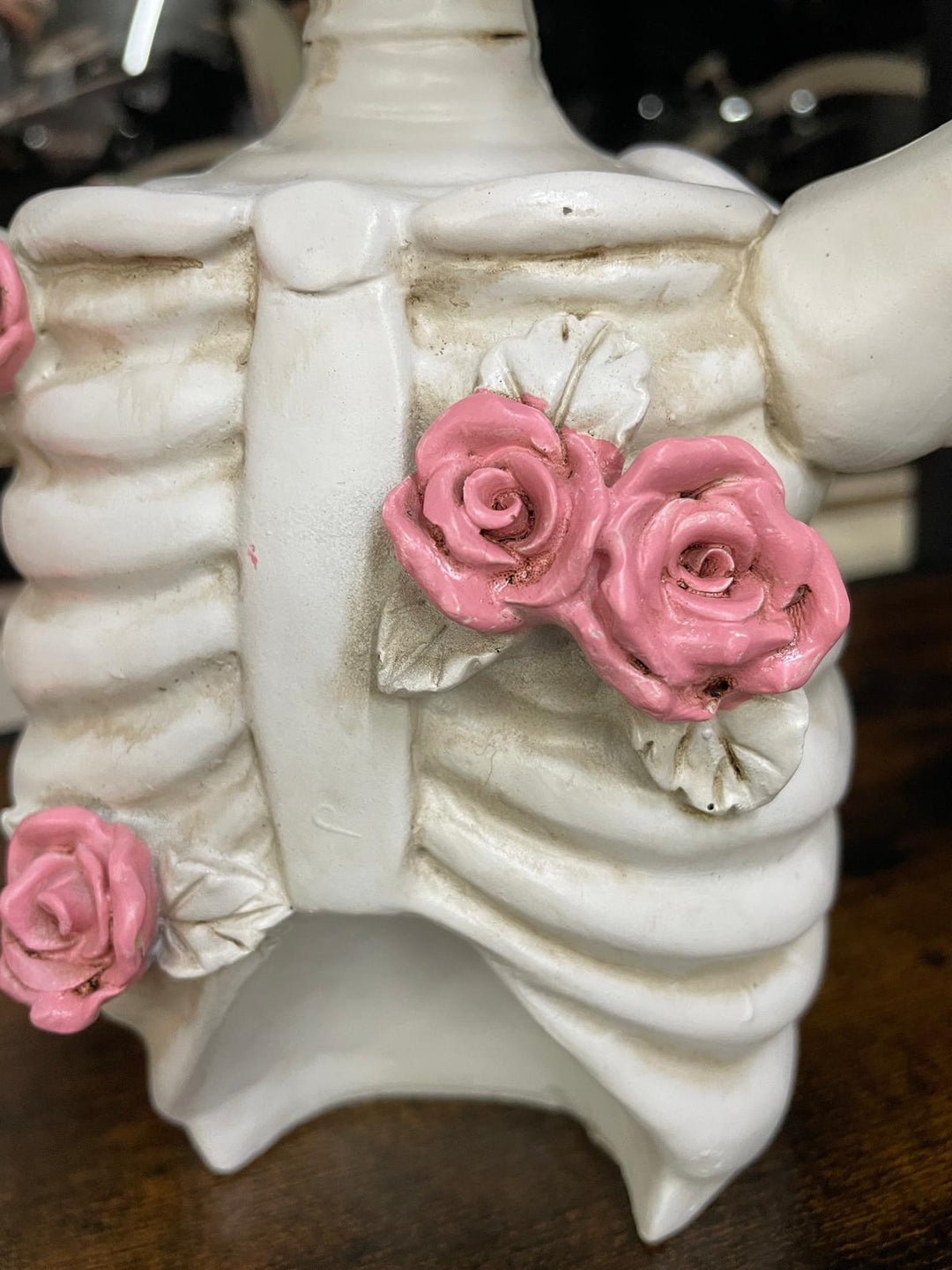 Love Skeleton with hat & roses resin decorative quirky ornament