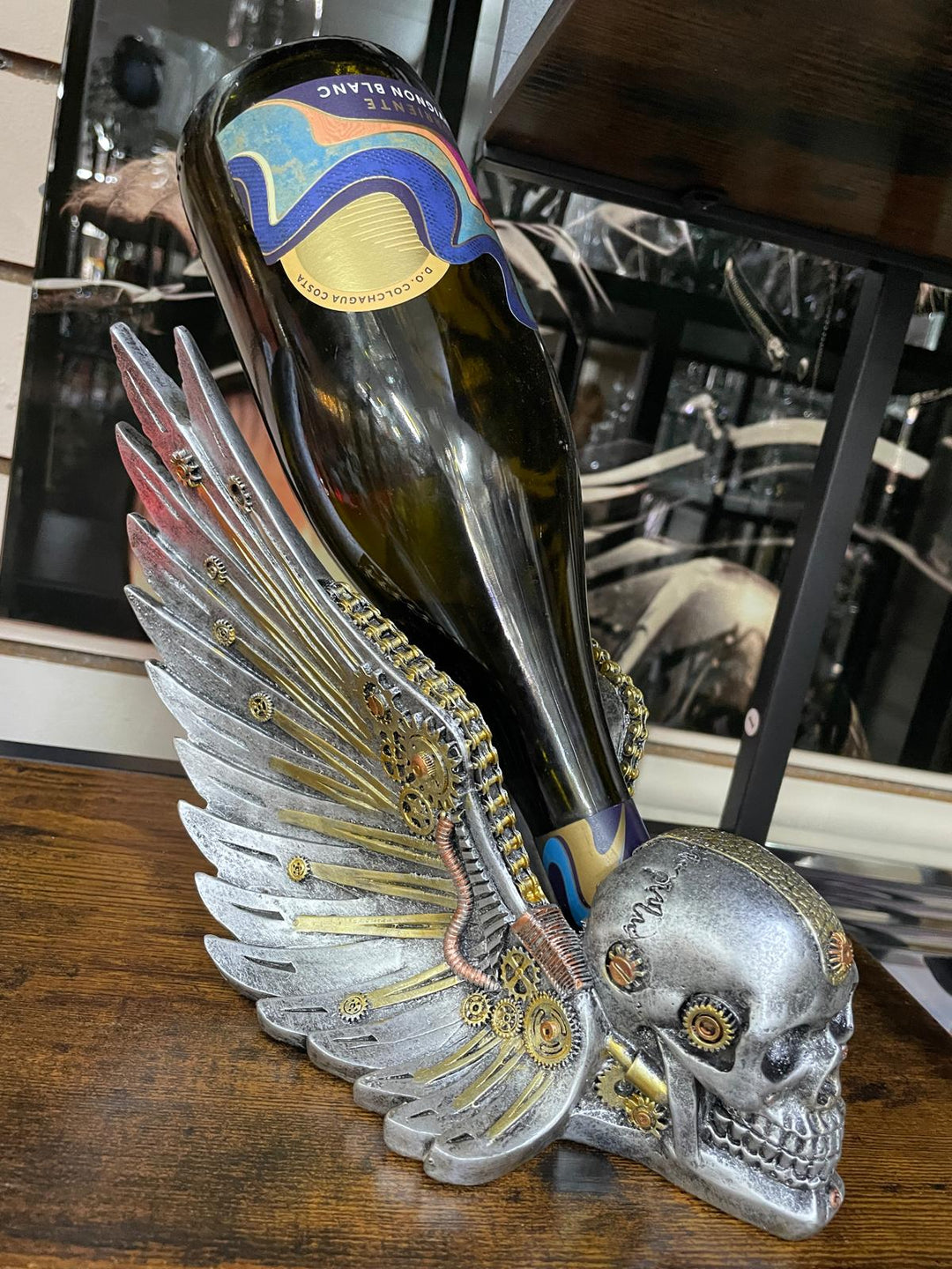 Steampunk Skeleton Wine Bottle Holder – Quirky Resin Decorative Ornament