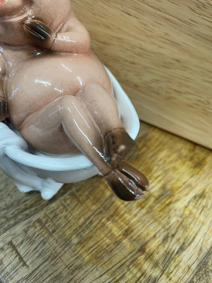 Pigs in tub, on the loo with mobile phone ornament quirky toilet bathroom decor