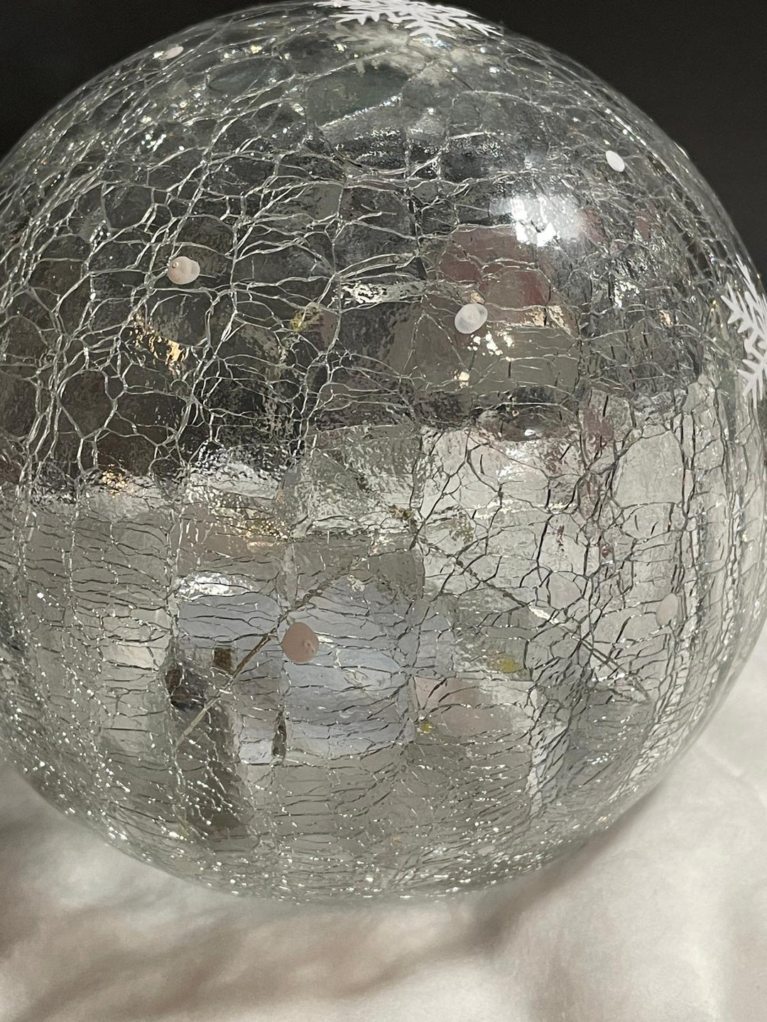 15cm LED Lit Robin crackle glowing Ball Festive Christmas Delight