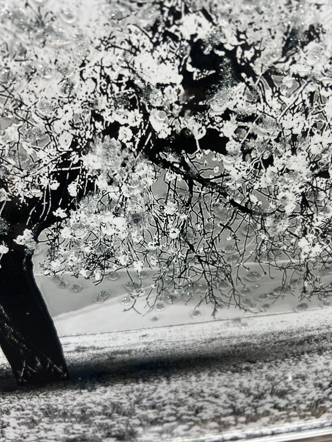 White Tree Wall Art Crystals Liquid Art Finish & Two-Tone Frame Elegant picture
