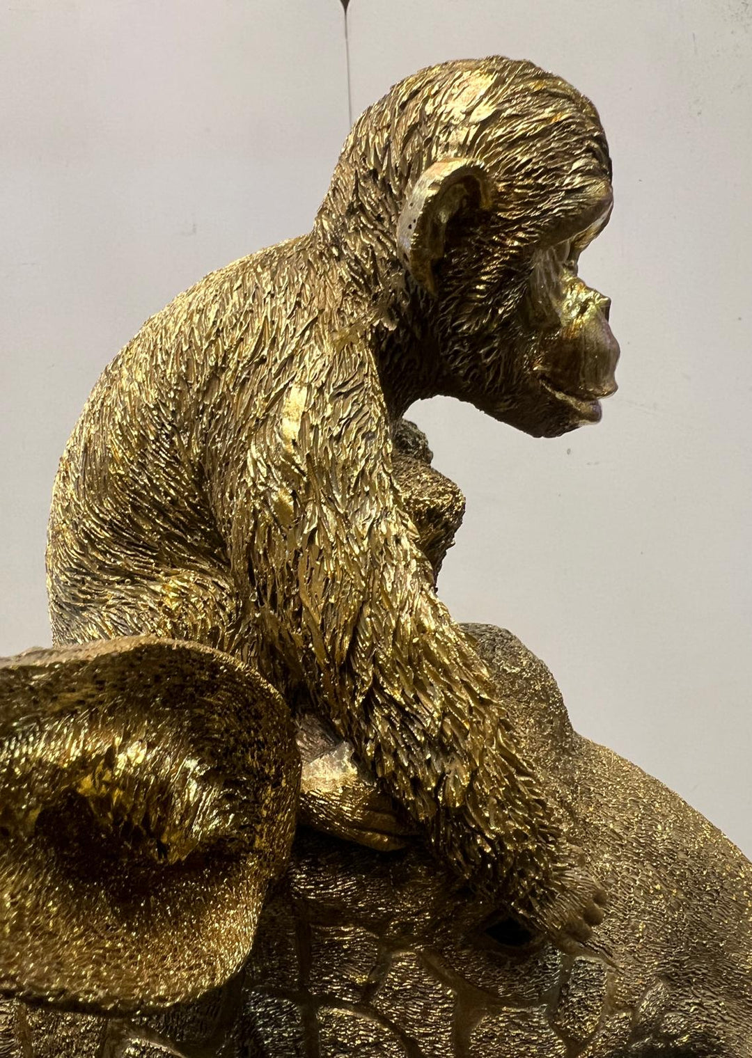Monkey Sitting on Giraffe's Head Gold Resin Ornament – Unique Jungle Animal Décor