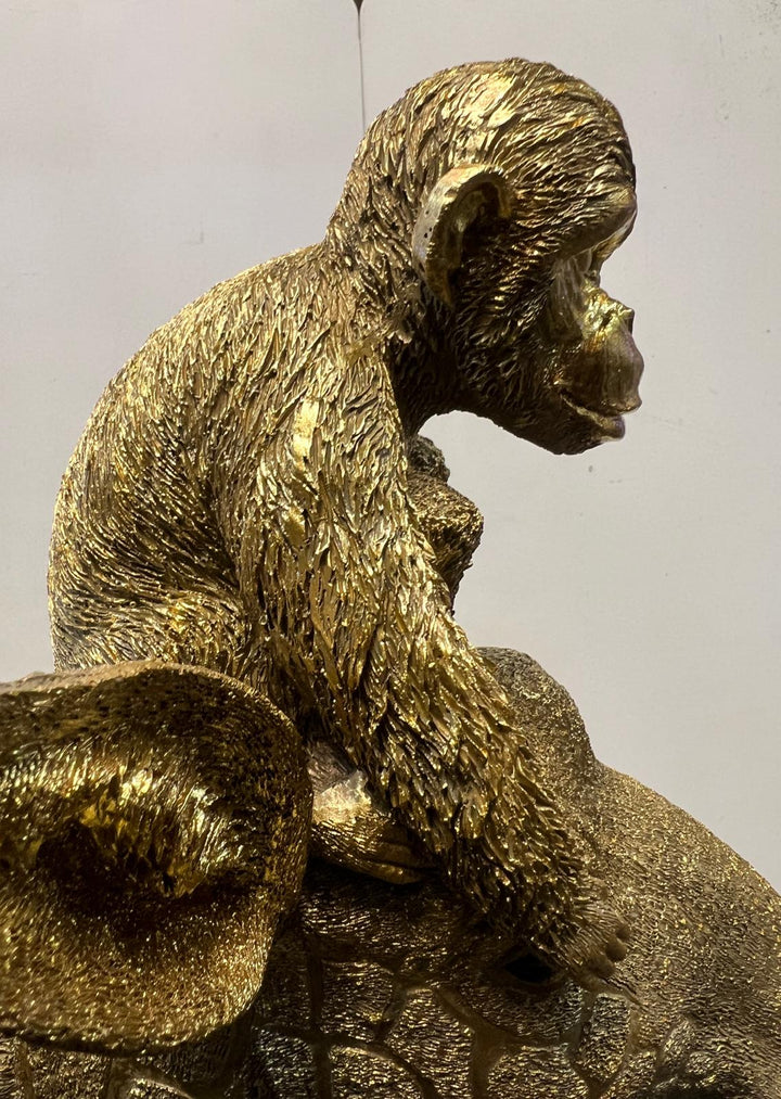Monkey Sitting on Giraffe's Head Gold Resin Ornament – Unique Jungle Animal Décor