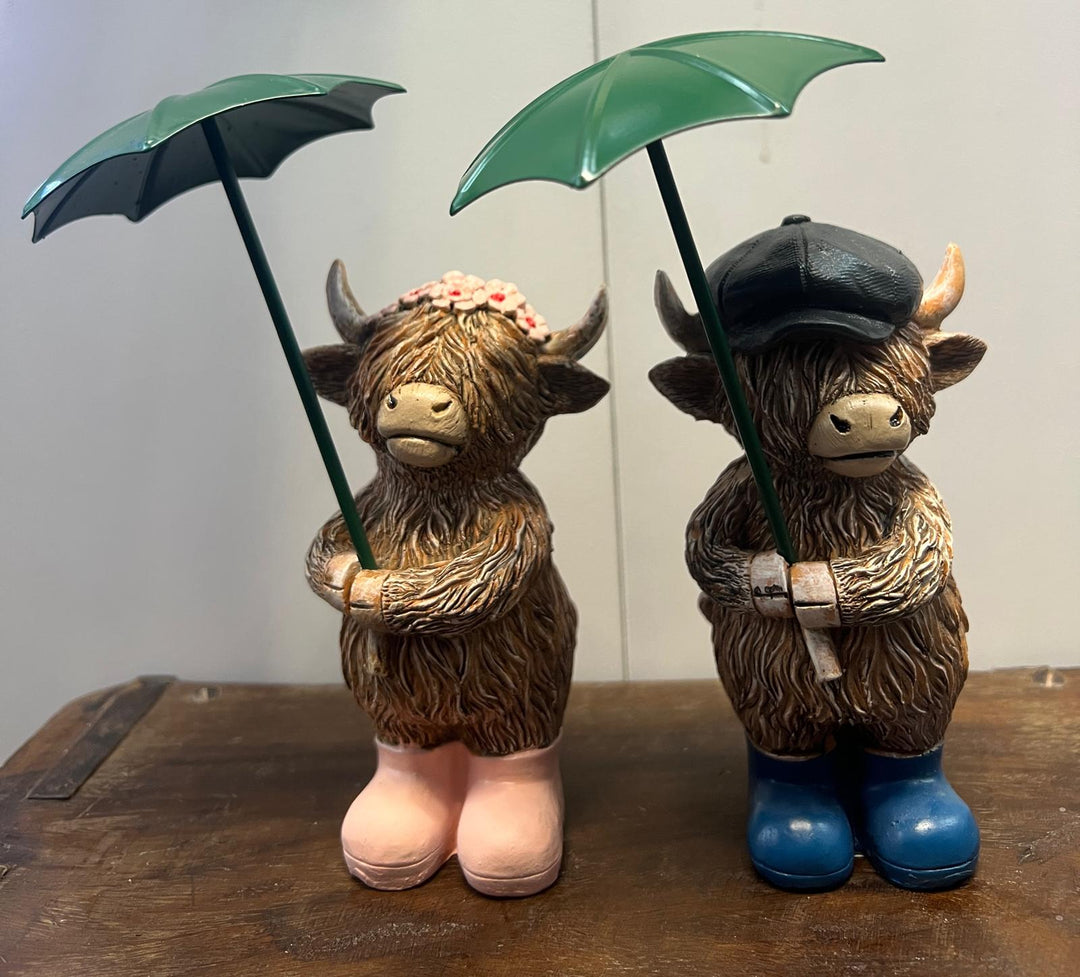 Highland Cow Boy & Girl Resin Ornaments – Cute Farm Décor with Wellies & Umbrellas
