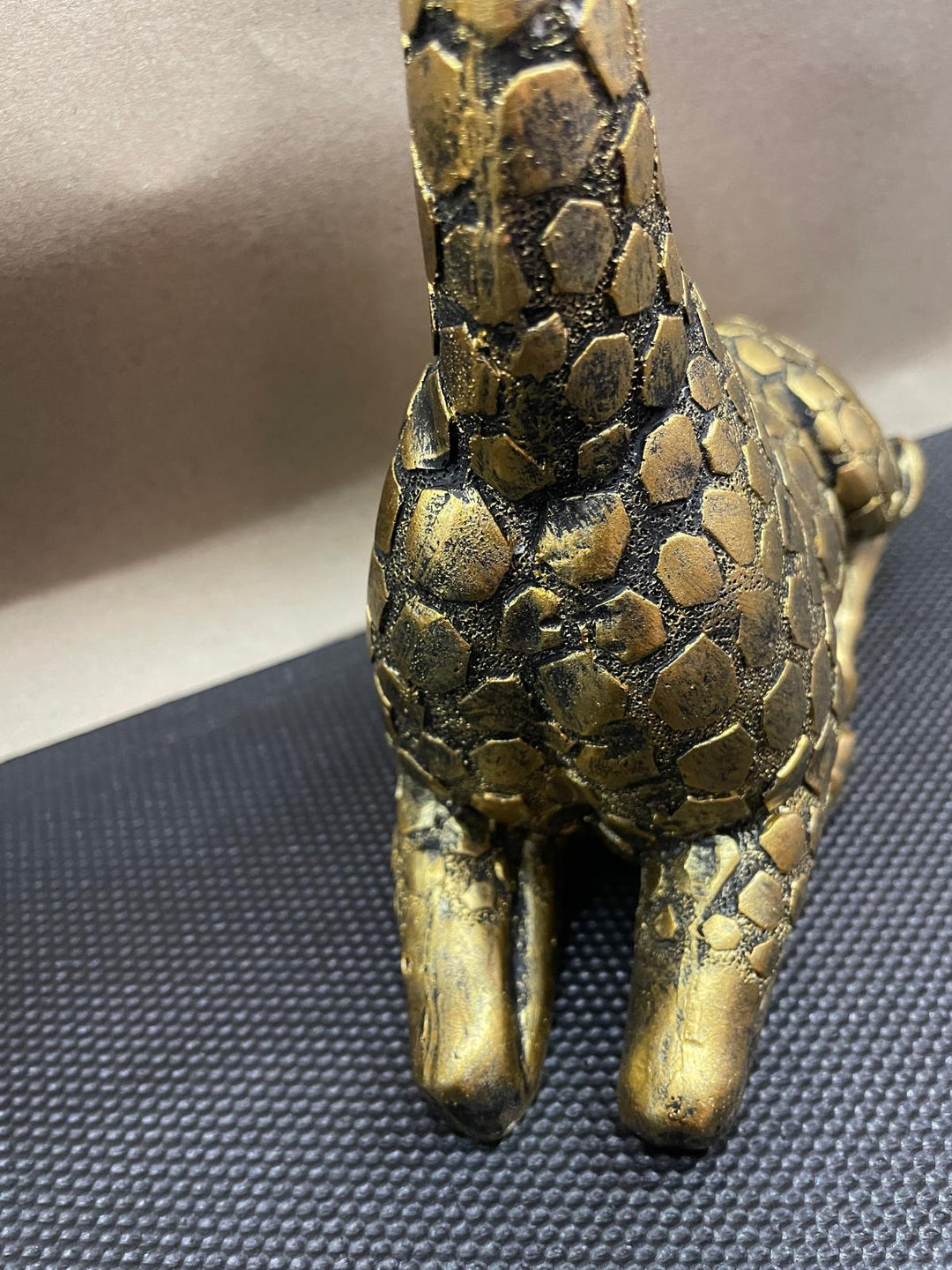 Resin Giraffe Ornament Sitting Tall Brushed Gold Decorative Animal Figure