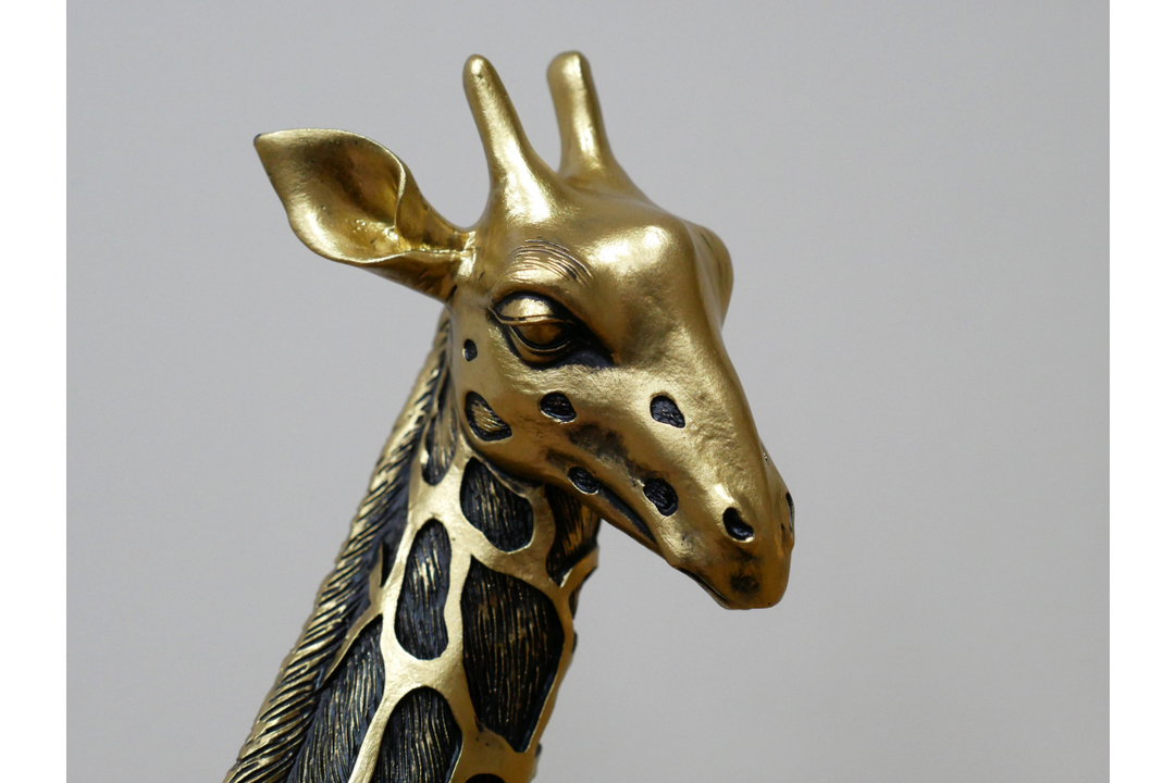 Black & Gold Giraffe Bust Ornaments Statue