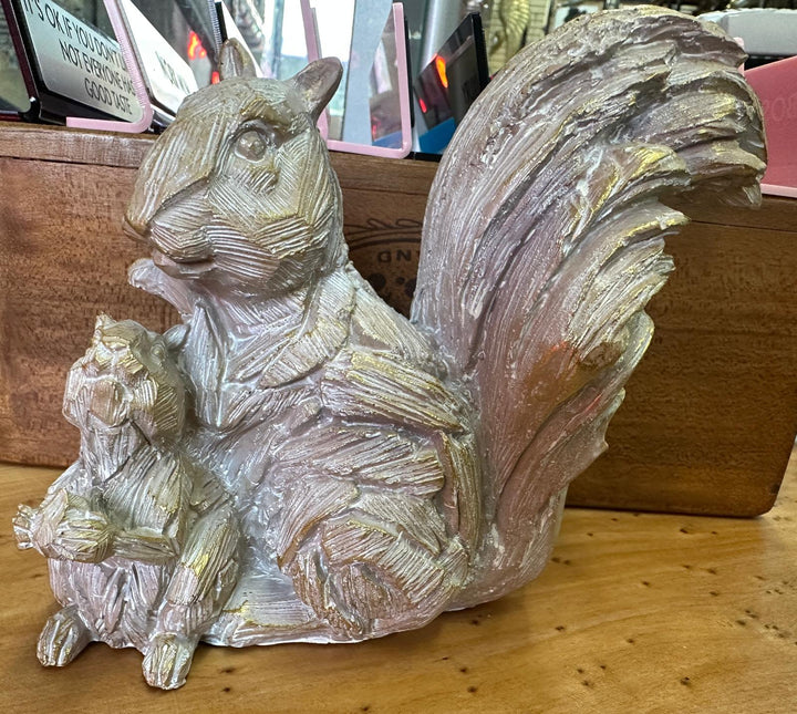 Squirrel with Baby Driftwood Ornament – Woodland Animal Décor, Handcrafted Style Nature