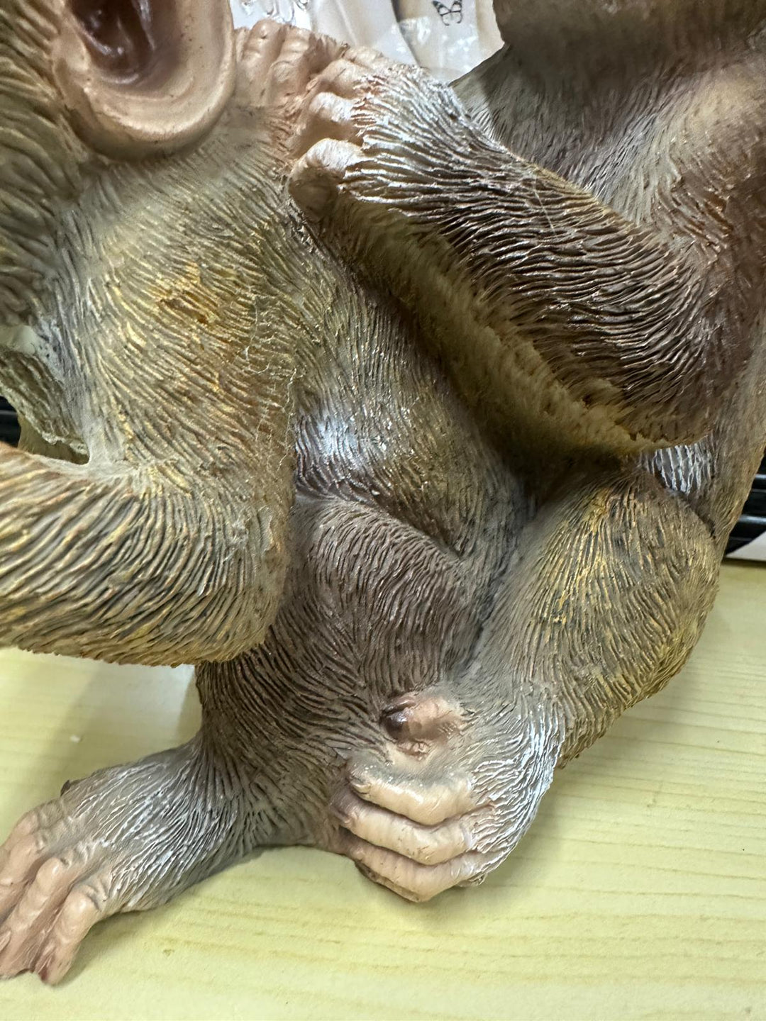 Resin Monkey Ornaments Eating Apple & Grooming | Cute Monkey Figurine Home Décor