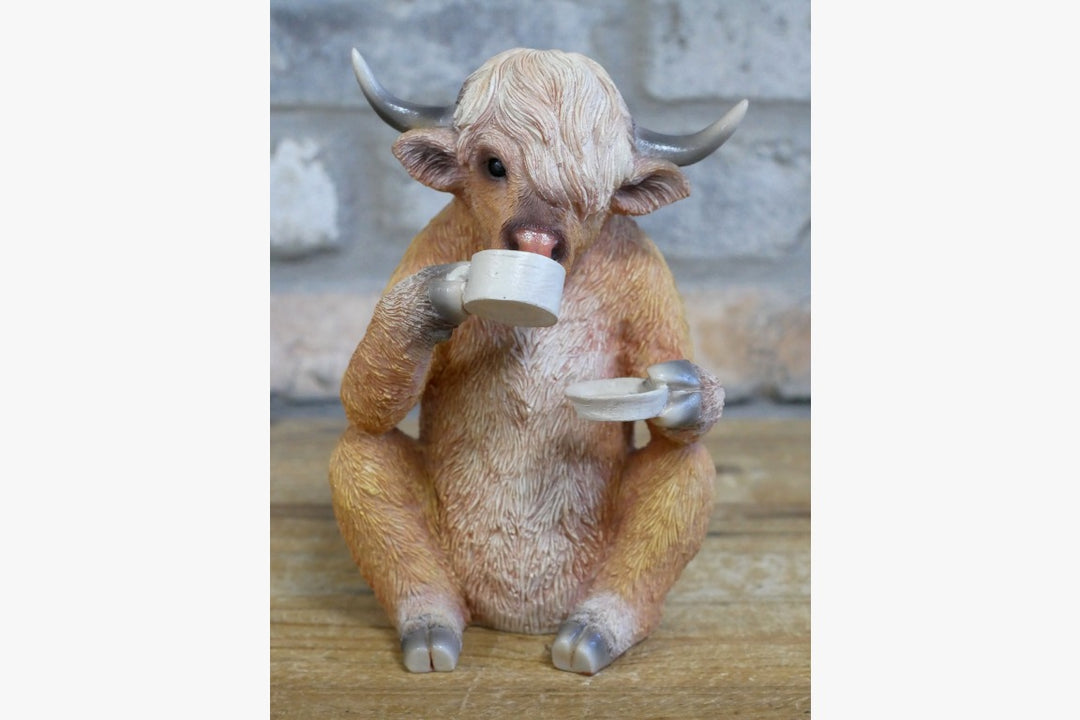 Funny Cow Resin Ornament – Cute Highland Cow Figurine for Home Decor,Living Rooms
