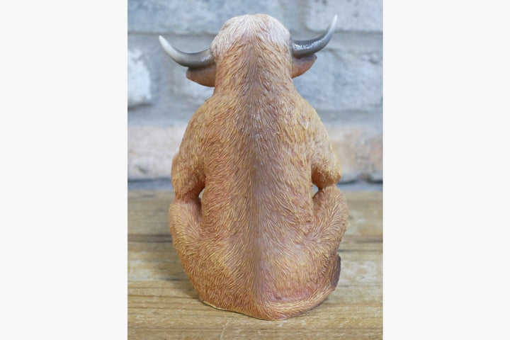 Funny Cow Resin Ornament – Cute Highland Cow Figurine for Home Decor,Living Rooms