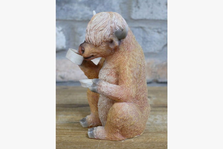 Funny Cow Resin Ornament – Cute Highland Cow Figurine for Home Decor,Living Rooms
