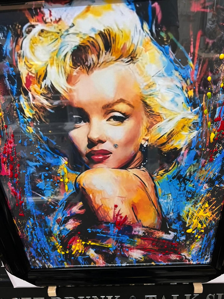 Marilyn Monroe Multi-Colour Resin Wall Art – Black Framed Glamour Picture