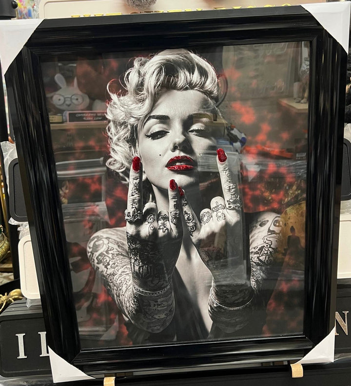 Marilyn Monroe Liquid Art Resin Wall Picture – Black Framed Glamour Artwork