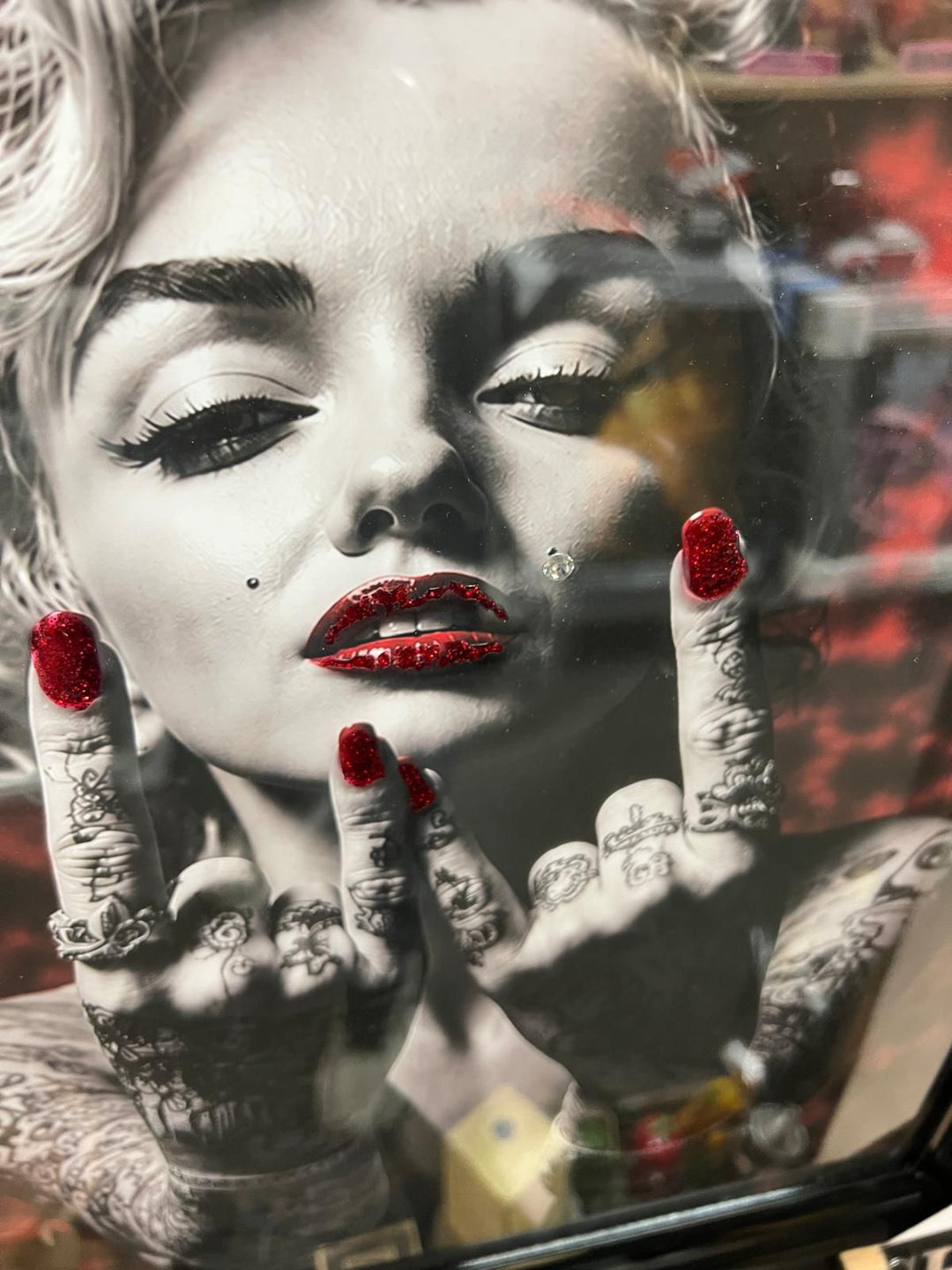 Marilyn Monroe Liquid Art Resin Wall Picture – Black Framed Glamour Artwork