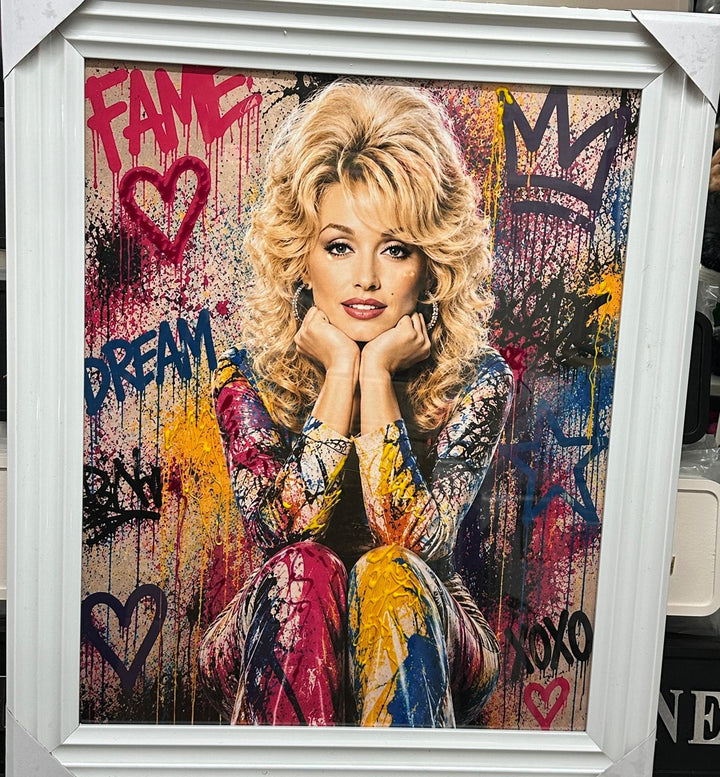 Dolly Parton Wall Art – Multi-Colour Liquid Art Picture with White Frame, Celebrity Music Décor