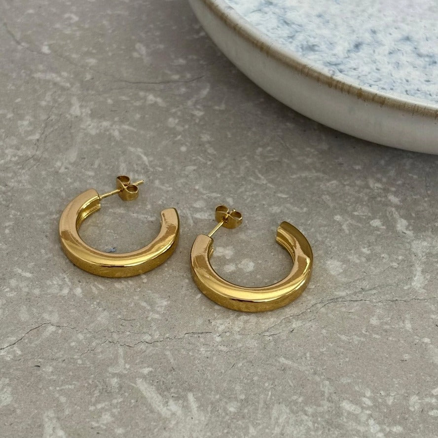 Tarnish Resistant Square Edged Hoop Stud Earrings – Waterproof Hypoallergenic PVD Gold Plated Stainless Steel