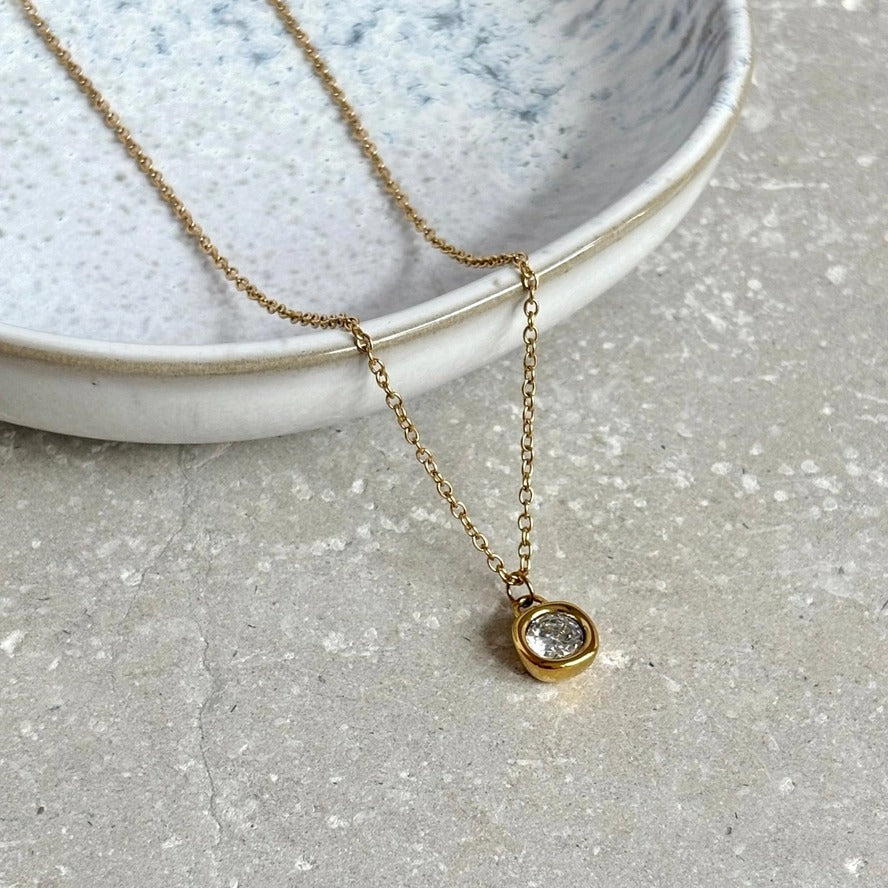 Tarnish Resistant Classic Moulded Zirconia Necklace – Waterproof Hypoallergenic Silver PVD Jewellery