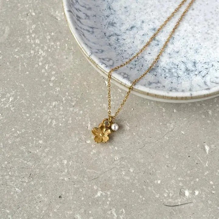 Tarnish Resistant Blossom Flower Necklace – Waterproof Hypoallergenic PVD Plated Jewellery