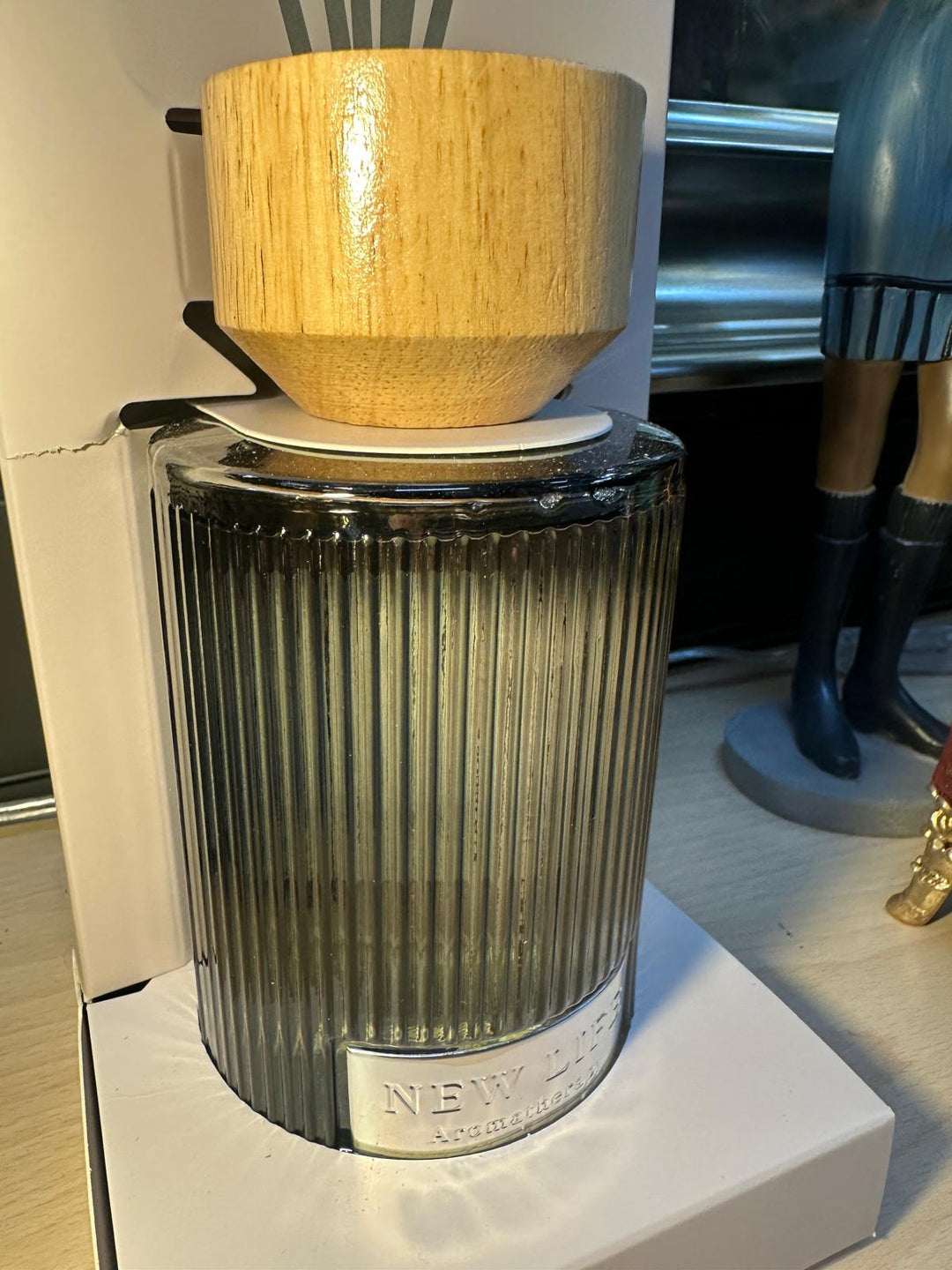 Luxury 500ml Ribbed Reed Diffuser – Elegant Home Fragrance in Sandalwood, Warm Cotton & Cashmere Silk