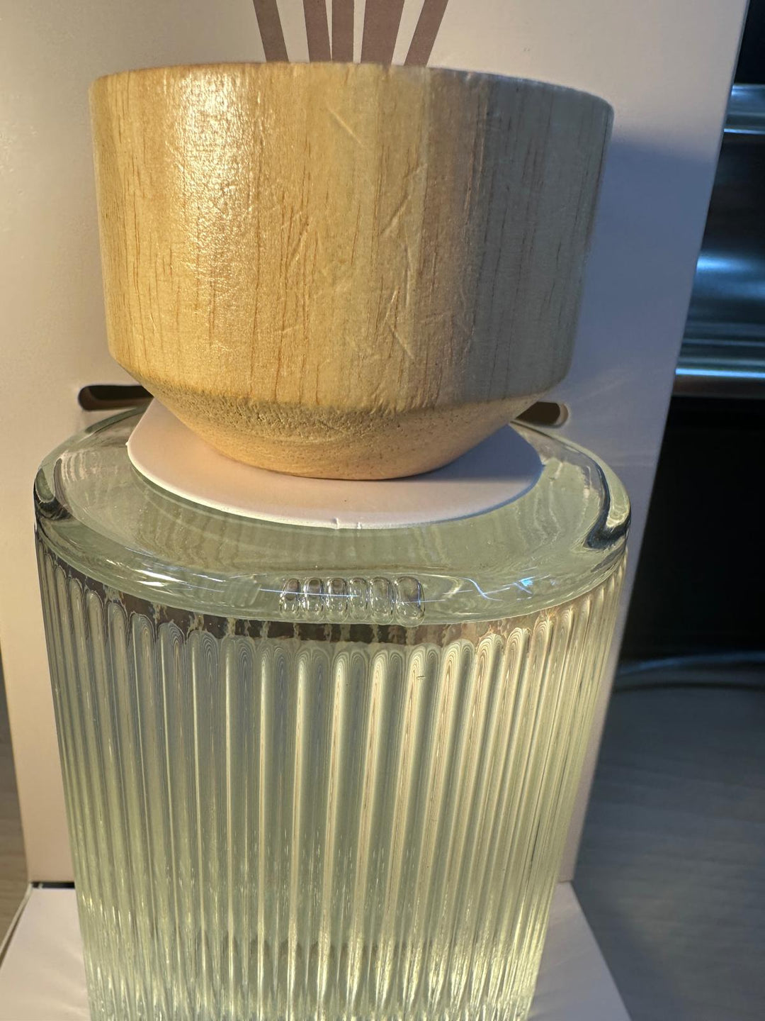 Luxury 500ml Ribbed Reed Diffuser – Elegant Home Fragrance in Sandalwood, Warm Cotton & Cashmere Silk