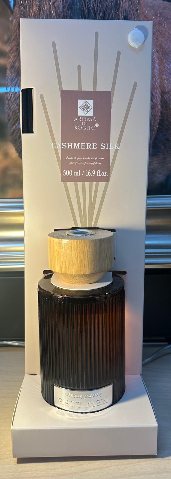 Luxury 500ml Ribbed Reed Diffuser – Elegant Home Fragrance in Sandalwood, Warm Cotton & Cashmere Silk