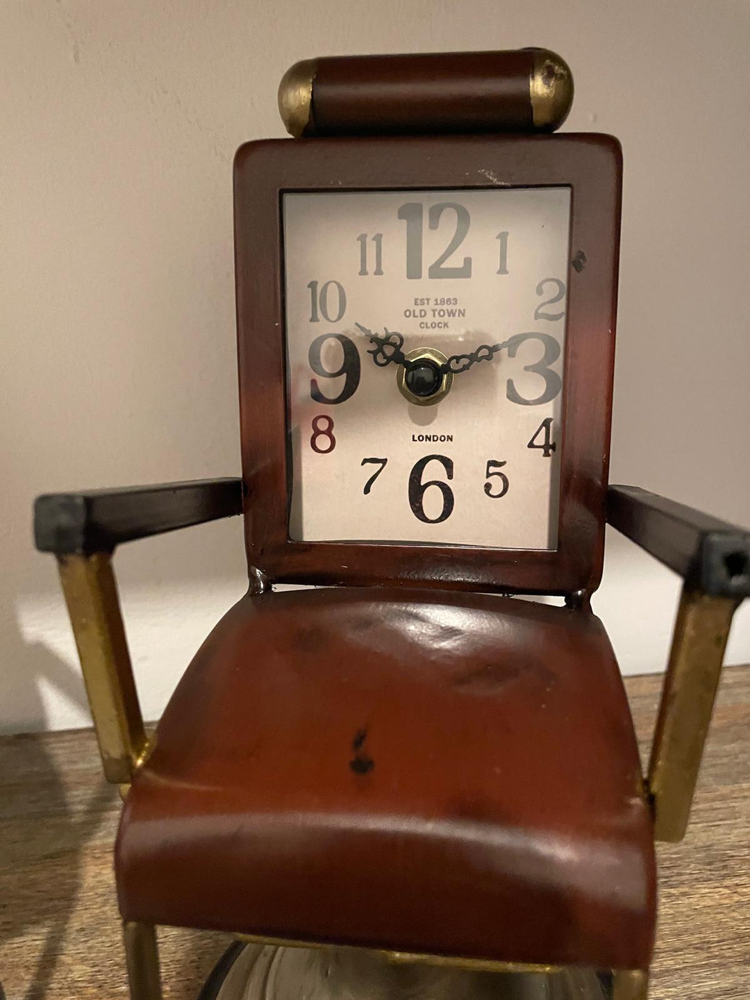 Green Brown barbers chair table clock decorative ornamental battery powered