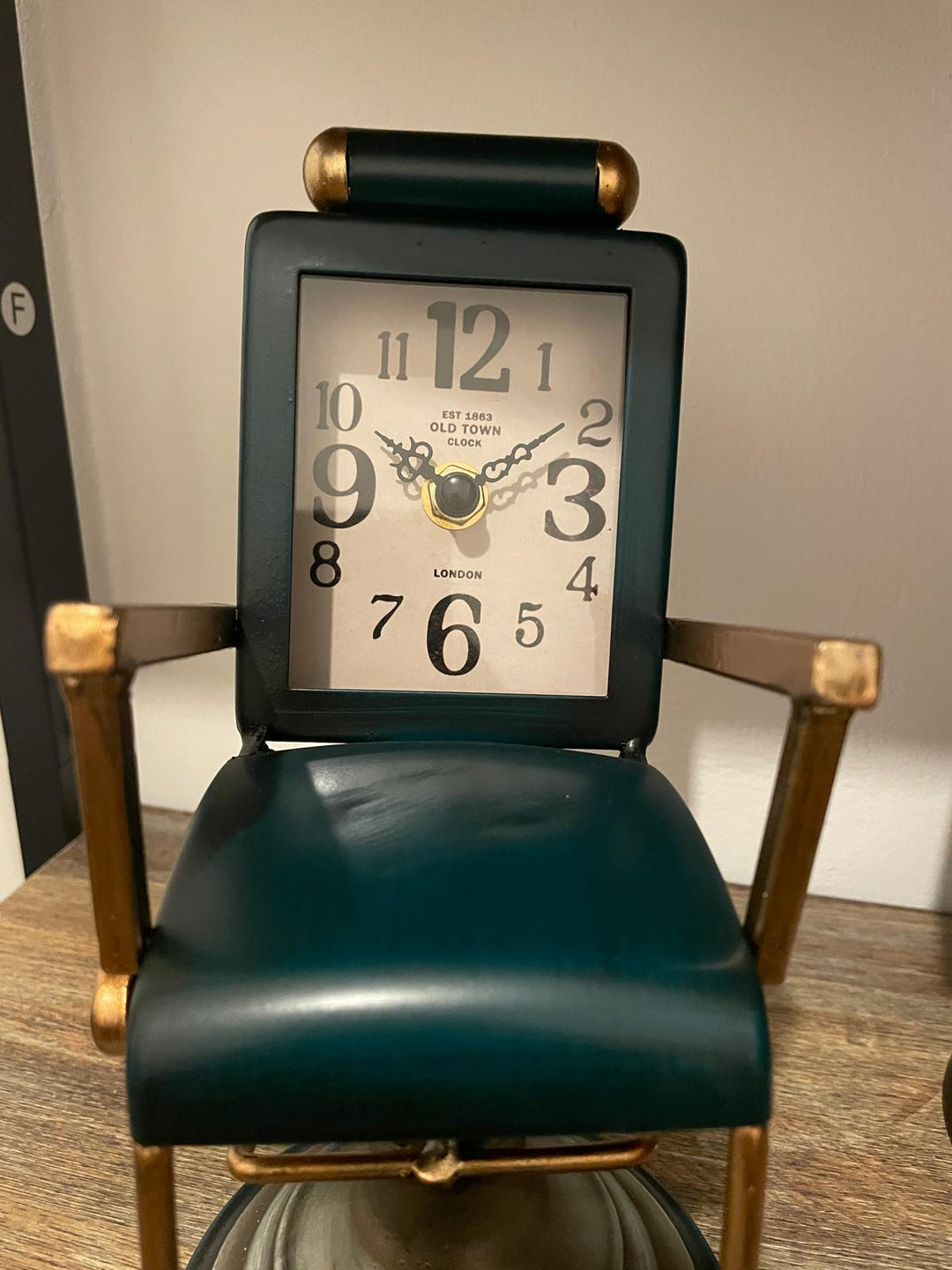 Green Brown barbers chair table clock decorative ornamental battery powered