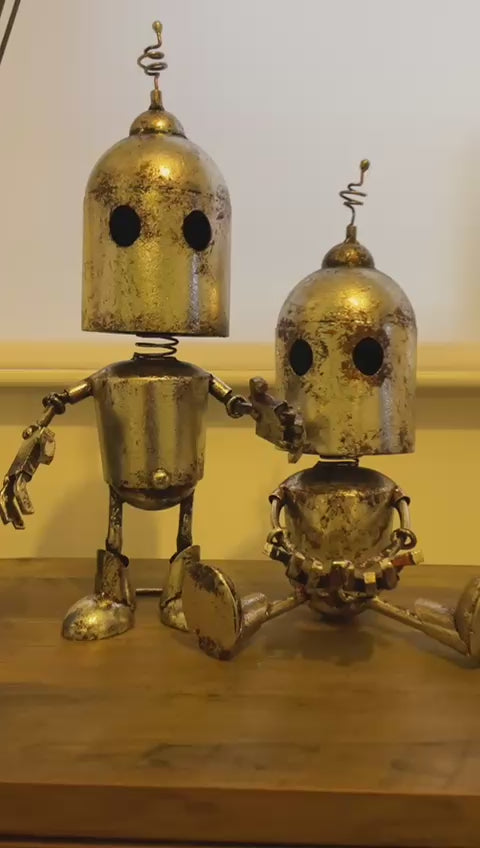 Rustic Silver Metal Robot Ornament Art Figure Wobbly Parts Sitting/Standing Decor