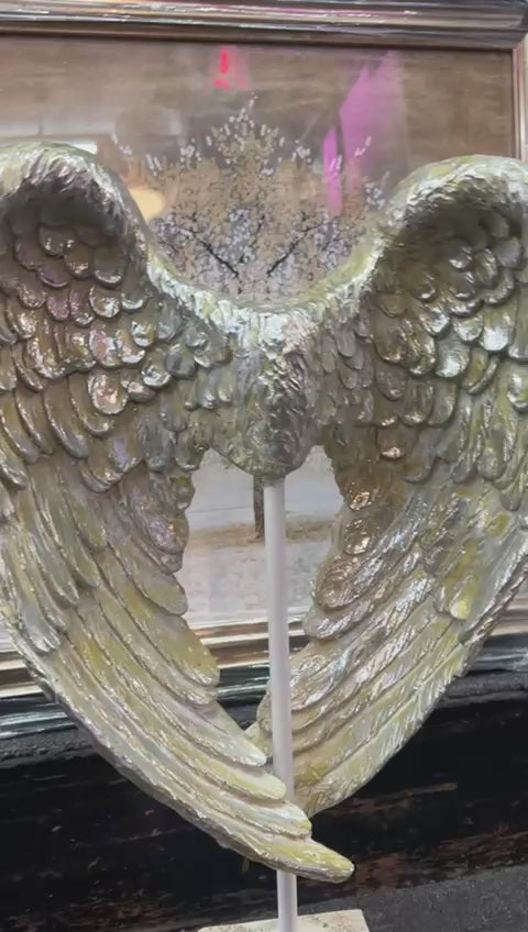 Creamy gold angel wings bust decorative ornament